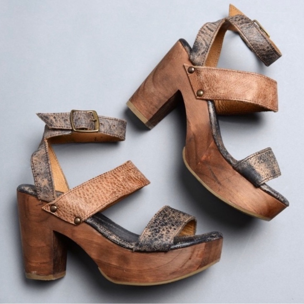 Bed Stu Brown and Black Leather Sandals